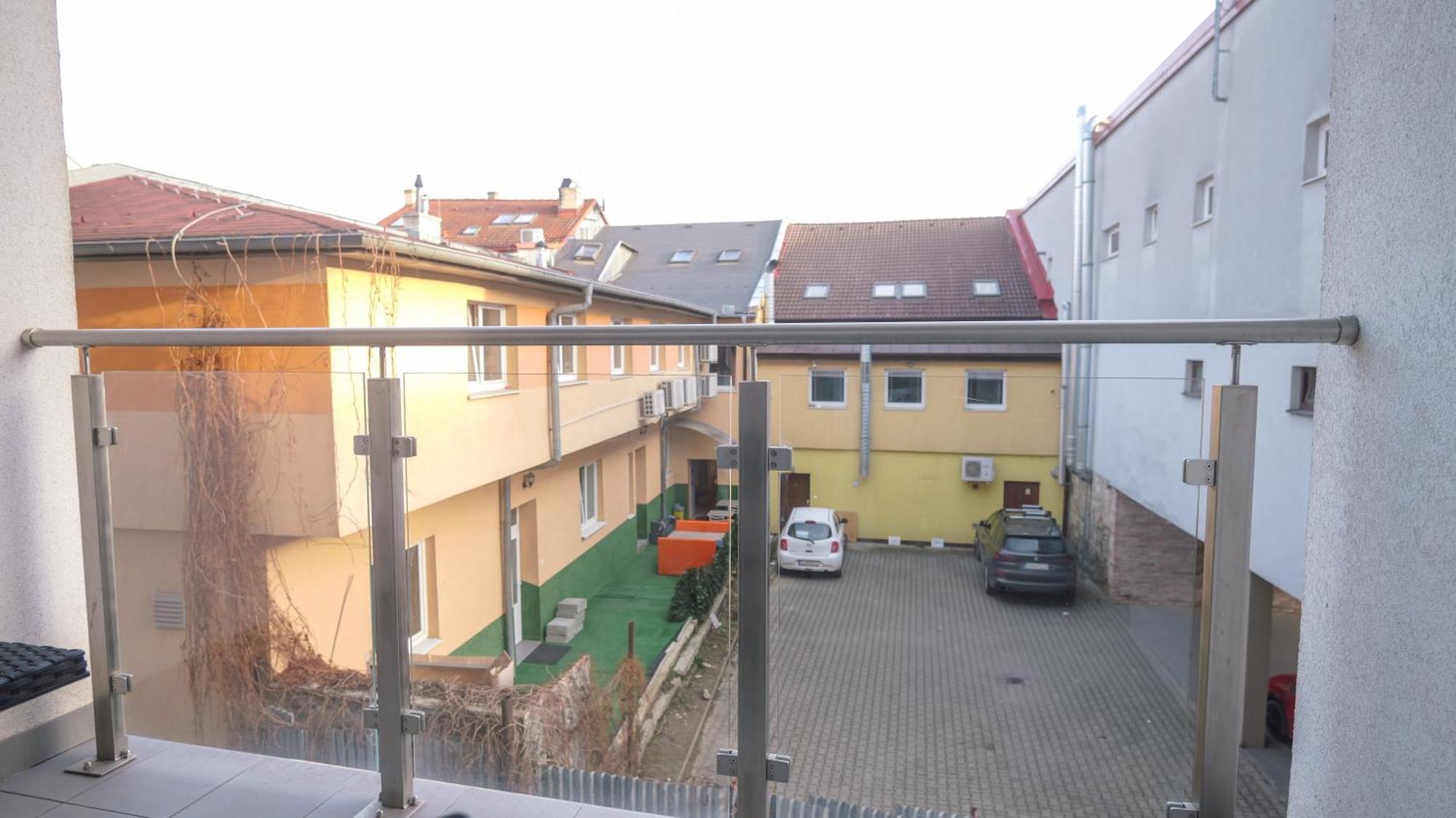 Premium City Centre Bedrooms Prešov Exterior foto