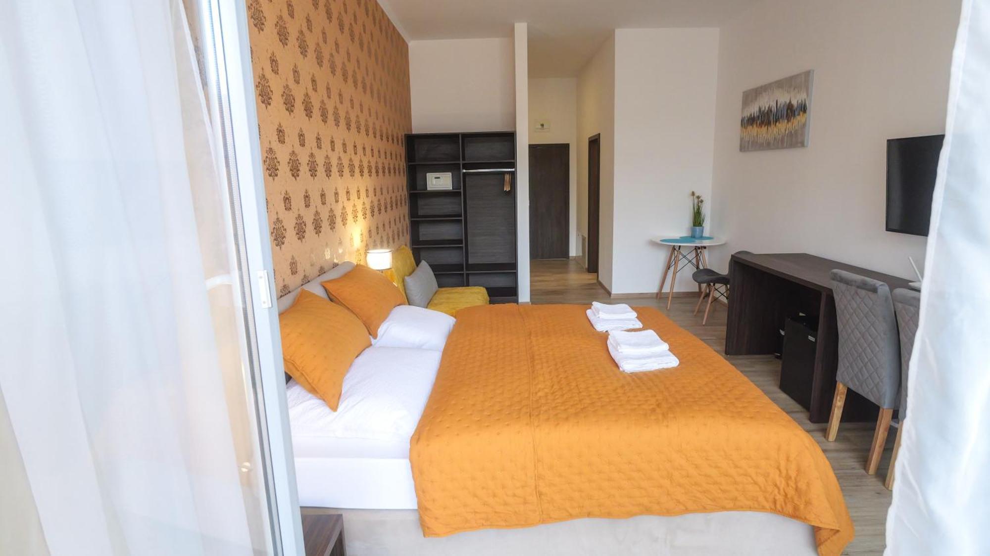 Premium City Centre Bedrooms Prešov Exterior foto